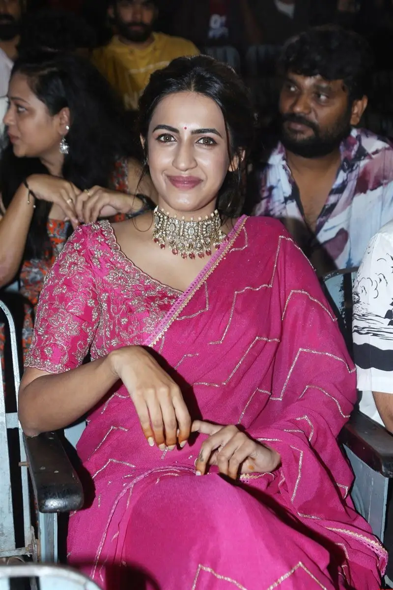 Telugu Actress Niharika Konidela In Beautiful Pink Saree Blouse